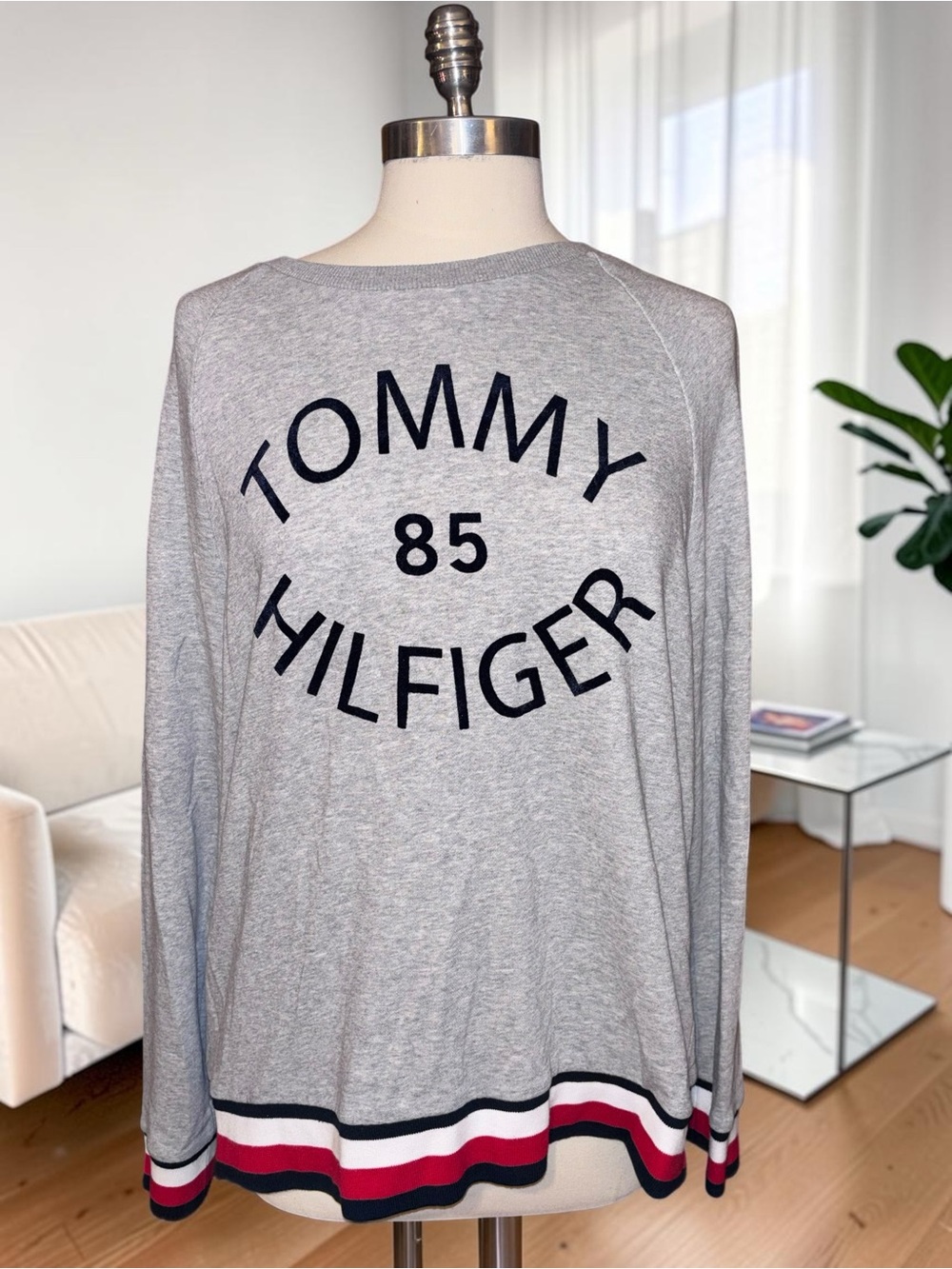 Vintage Tommy Hilfiger Light Gray Crewneck Sweater with Navy Logo & Red-White